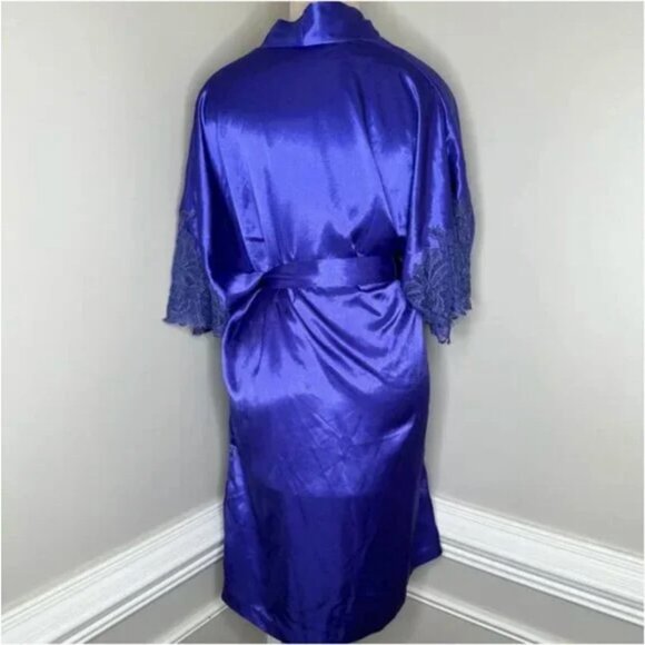 Natori Women's Plume Kimono with Lace Detail Robe Purple Size Medium - Picture 2 of 9